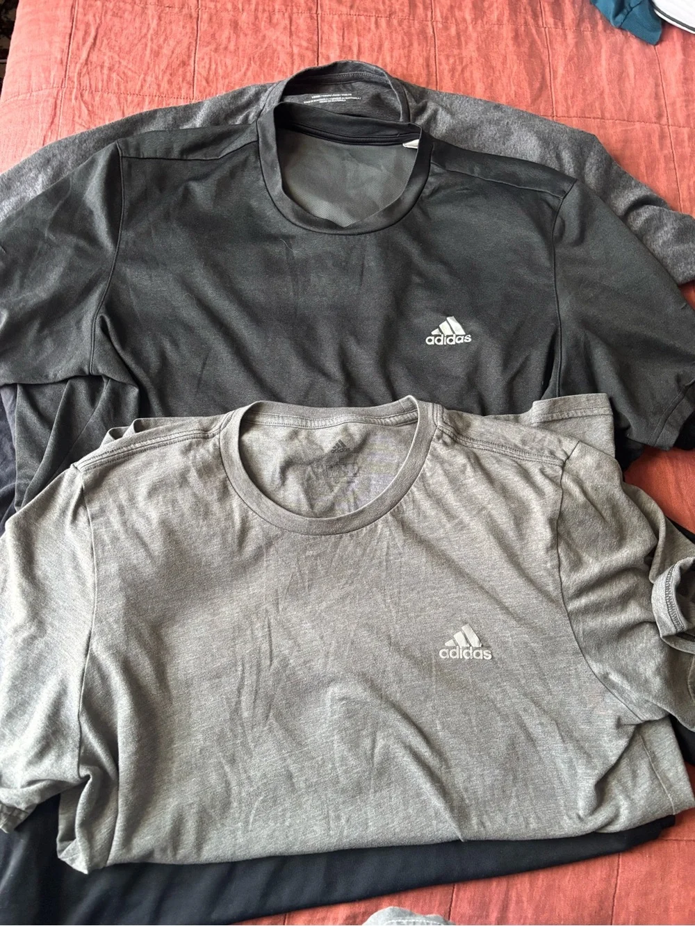 Lot of 5 Under Armour & Adidas Gym Shirts - Picture 2 of 3